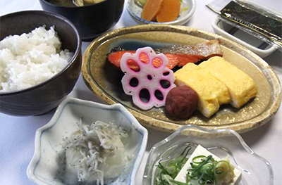 朝食